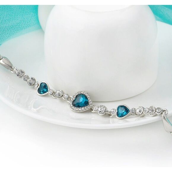 Titanic Heart of the Ocean Blue Heart Bracelet Purchased at Attraction Gift Shop - Picture 10 of 15
